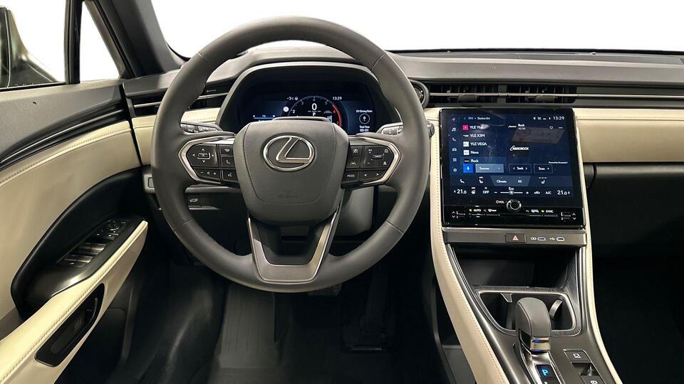 Lexus LBX vaihtoauto