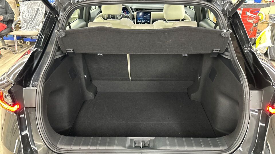 Lexus LBX vaihtoauto