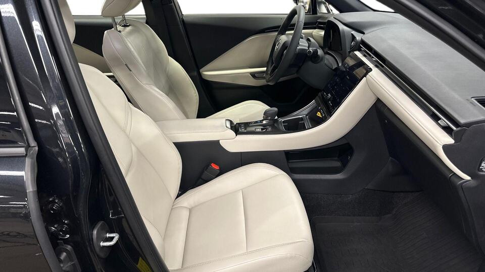 Lexus LBX vaihtoauto