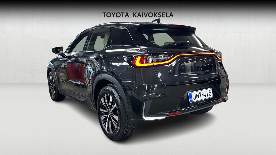 Lexus LBX vaihtoauto