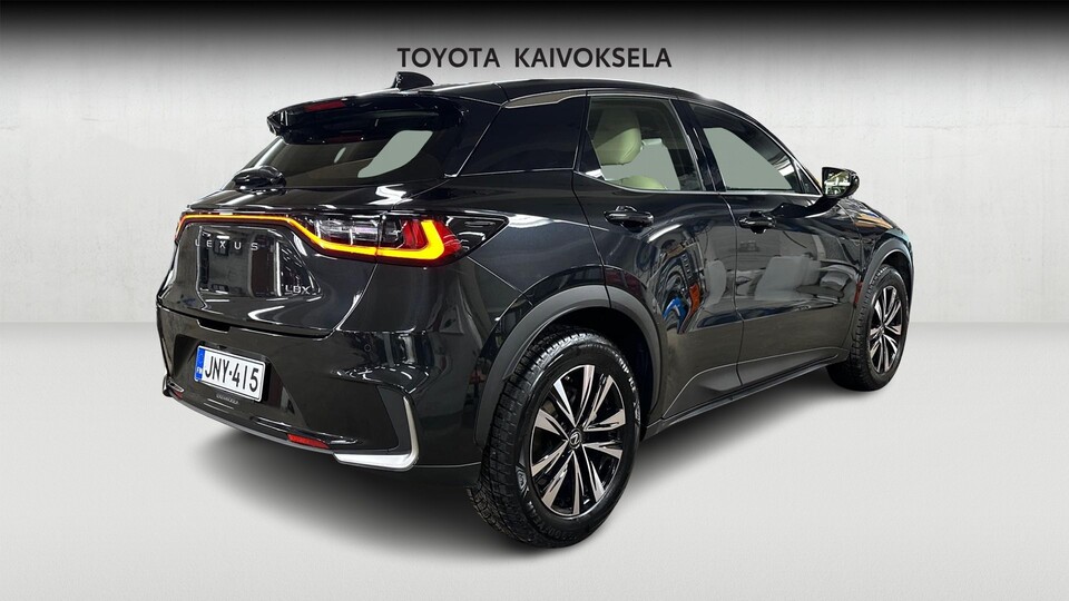 Lexus LBX vaihtoauto