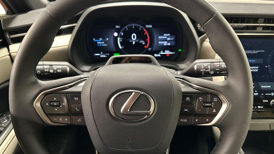 Lexus LBX vaihtoauto