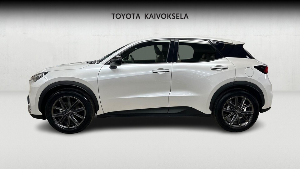 Lexus LBX vaihtoauto