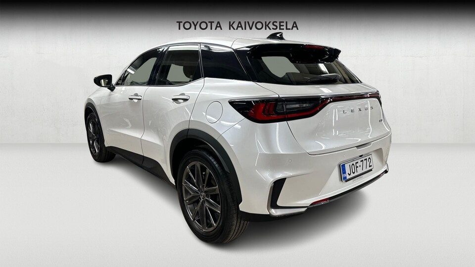 Lexus LBX vaihtoauto