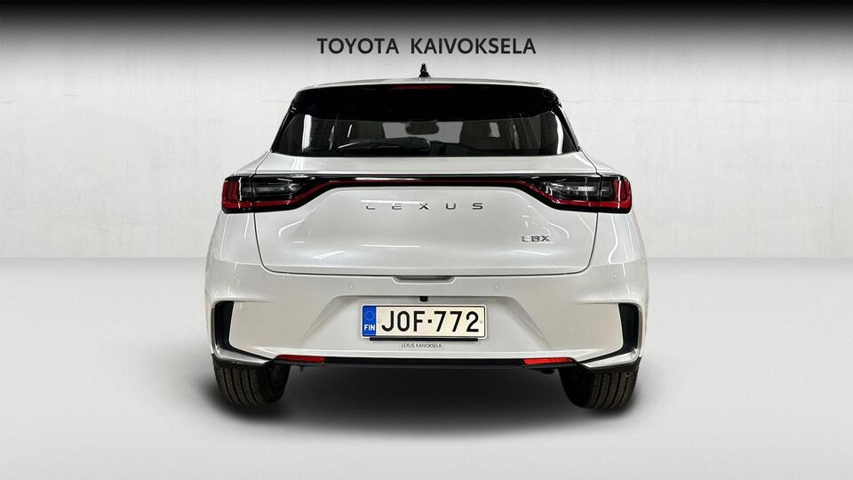 Lexus LBX vaihtoauto