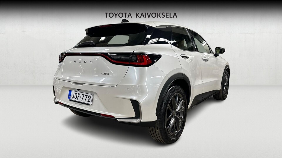 Lexus LBX vaihtoauto