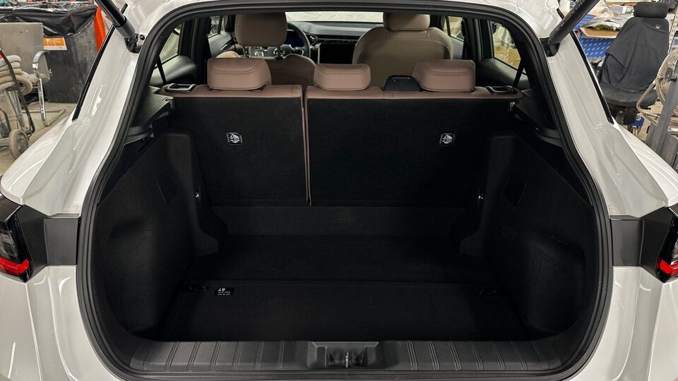 Lexus LBX vaihtoauto