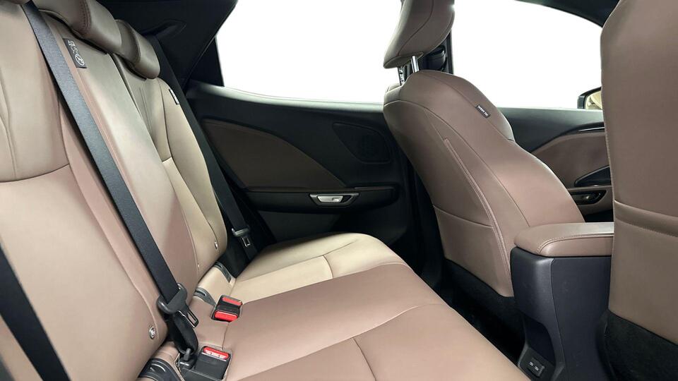 Lexus LBX vaihtoauto