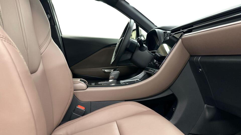 Lexus LBX vaihtoauto