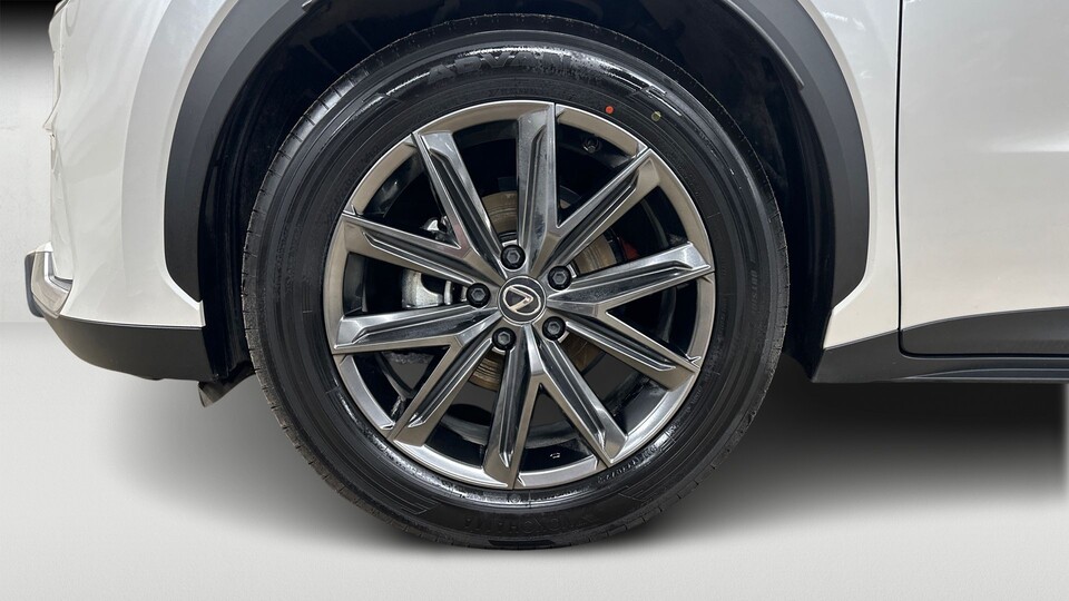 Lexus LBX vaihtoauto