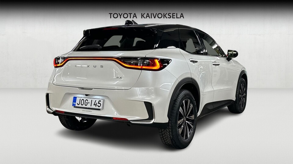 Lexus LBX vaihtoauto