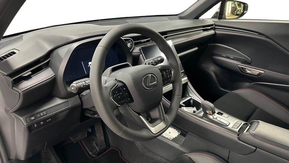 Lexus LBX vaihtoauto