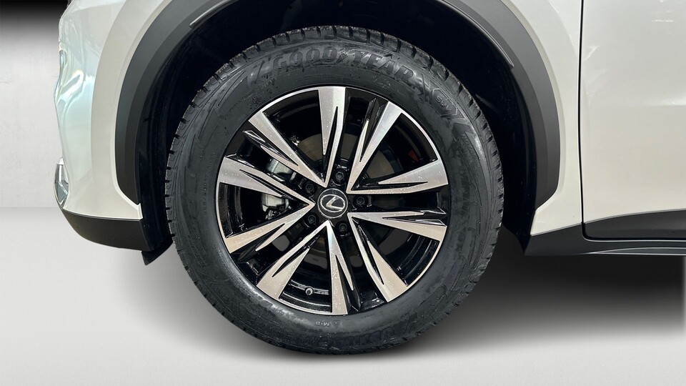 Lexus LBX vaihtoauto