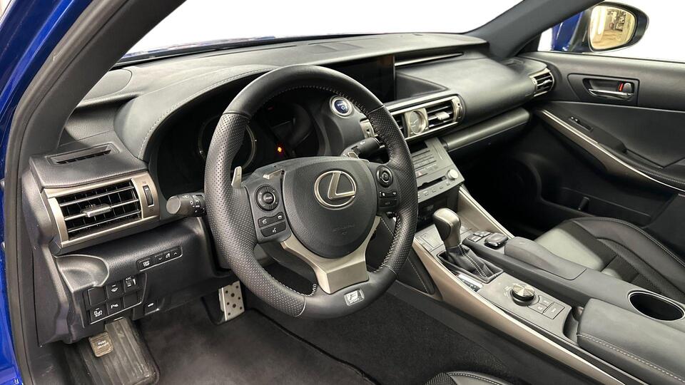 Lexus IS vaihtoauto