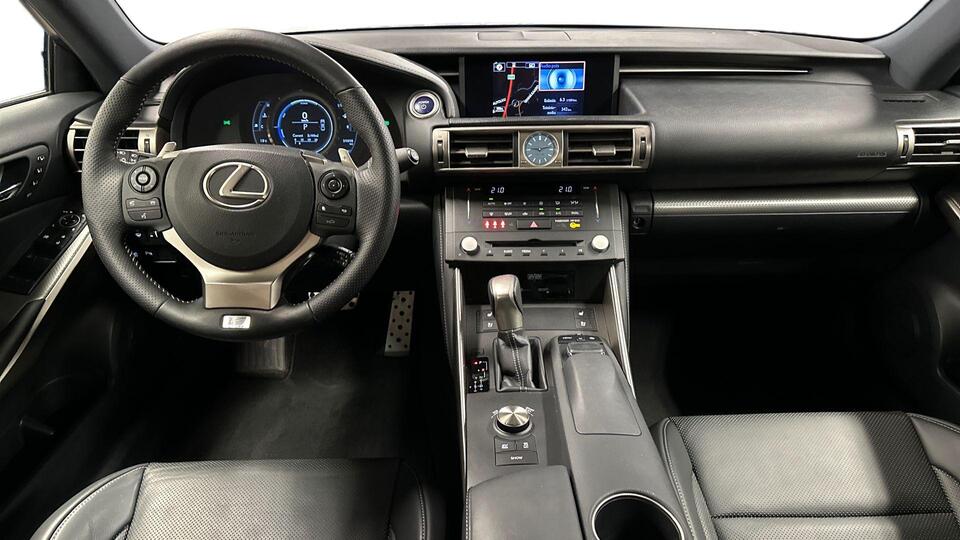 Lexus IS vaihtoauto