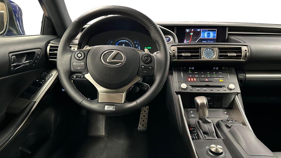 Lexus IS vaihtoauto