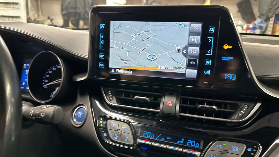 Toyota C-HR vaihtoauto