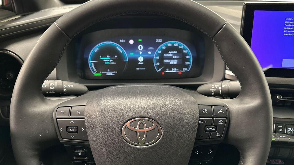 Toyota C-HR vaihtoauto