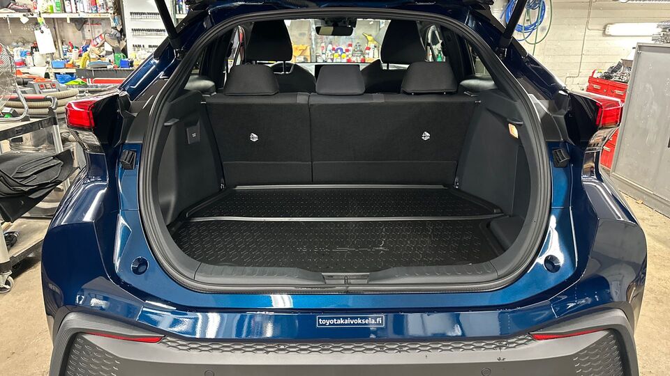 Toyota C-HR vaihtoauto