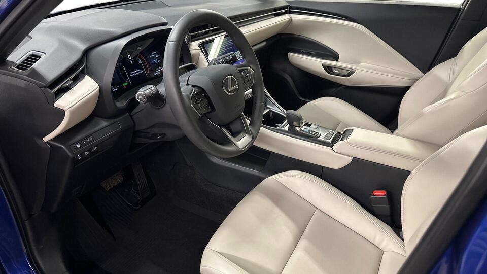 Lexus LBX vaihtoauto