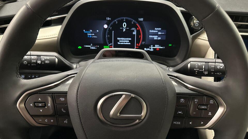 Lexus LBX vaihtoauto