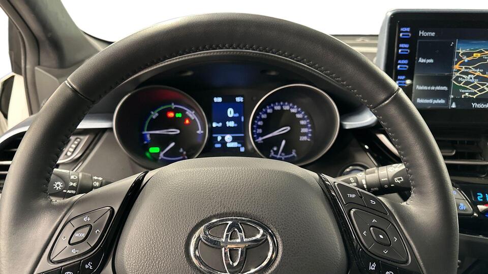 Toyota C-HR vaihtoauto