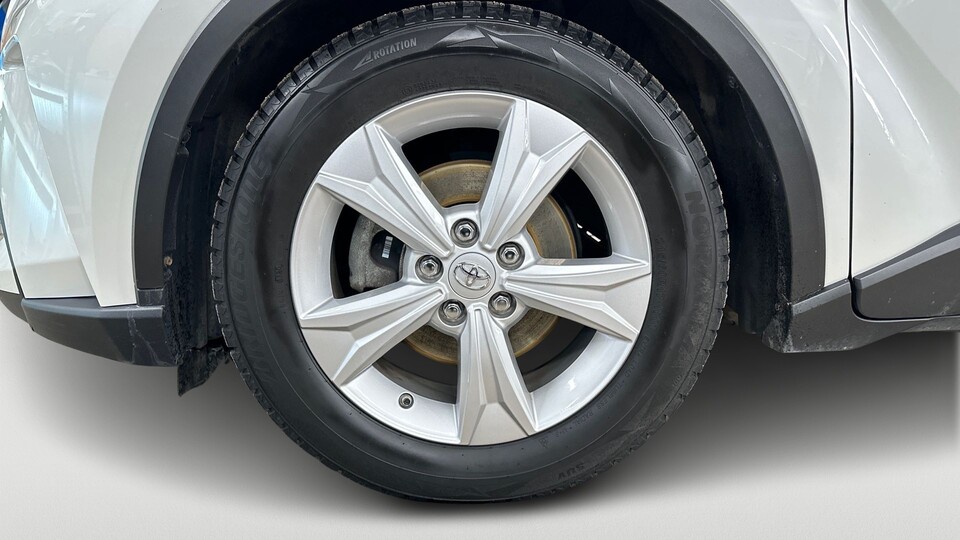 Toyota C-HR vaihtoauto