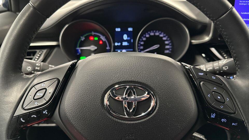 Toyota C-HR vaihtoauto
