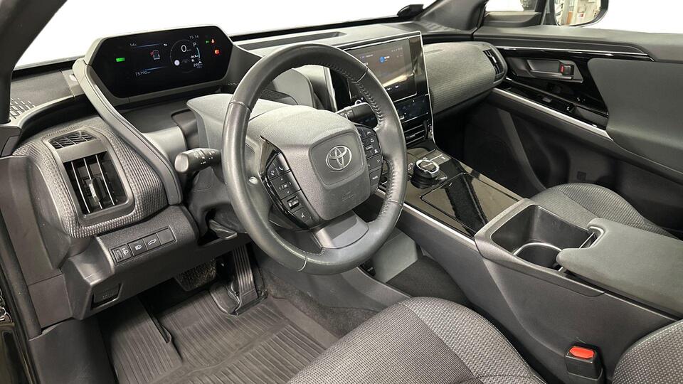 Toyota bZ4X vaihtoauto