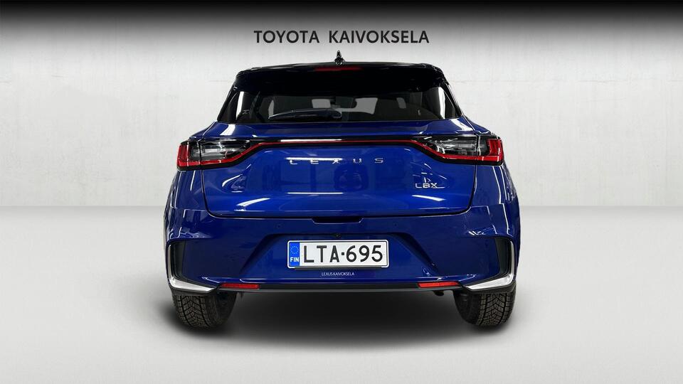 Lexus LBX vaihtoauto