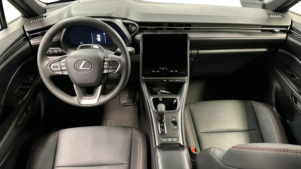 Lexus LBX vaihtoauto