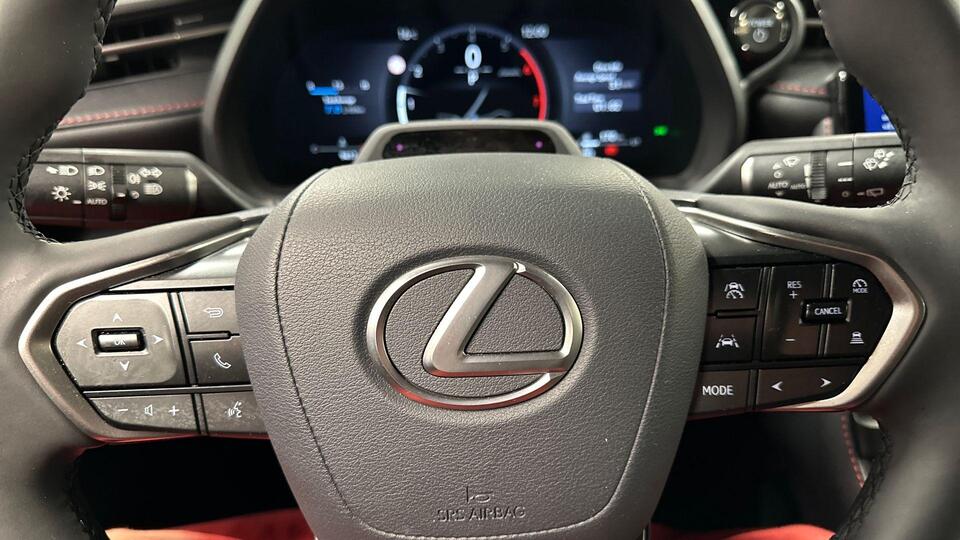 Lexus LBX vaihtoauto