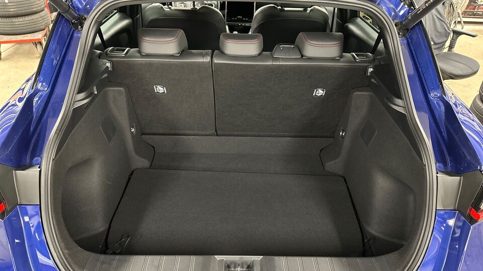 Lexus LBX vaihtoauto