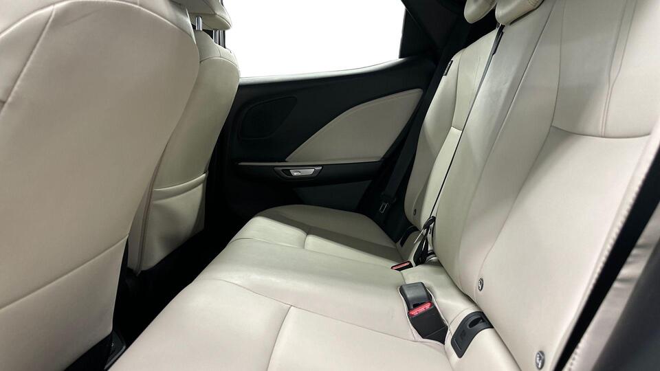 Lexus LBX vaihtoauto