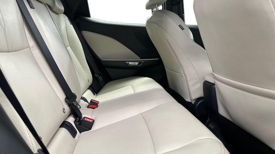 Lexus LBX vaihtoauto