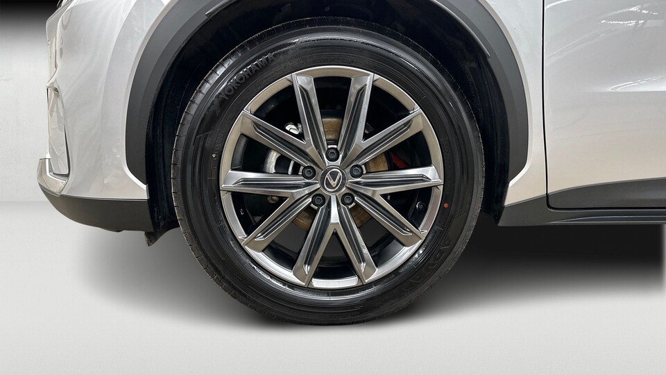 Lexus LBX vaihtoauto