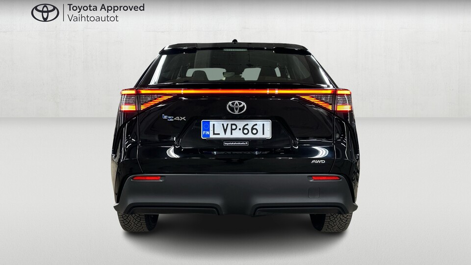 Toyota bZ4X vaihtoauto