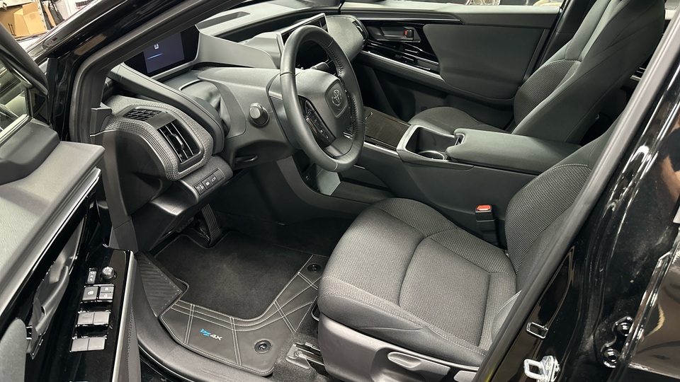 Toyota bZ4X vaihtoauto