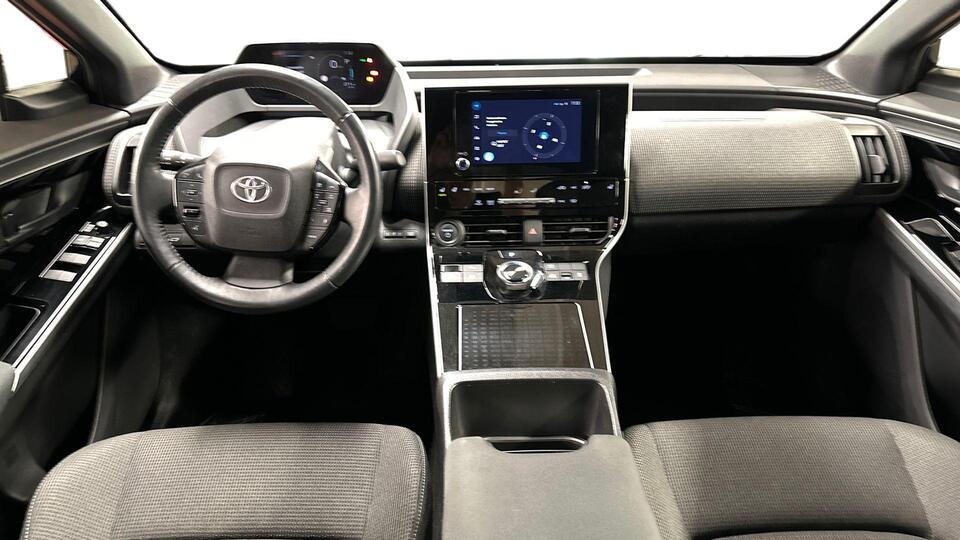 Toyota bZ4X vaihtoauto