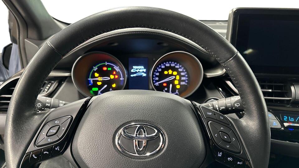 Toyota C-HR vaihtoauto