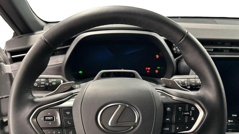 Lexus LBX vaihtoauto