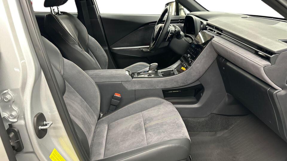 Lexus LBX vaihtoauto