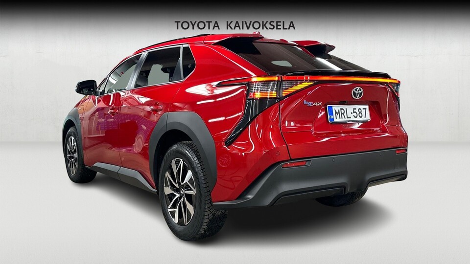 Toyota bZ4X vaihtoauto