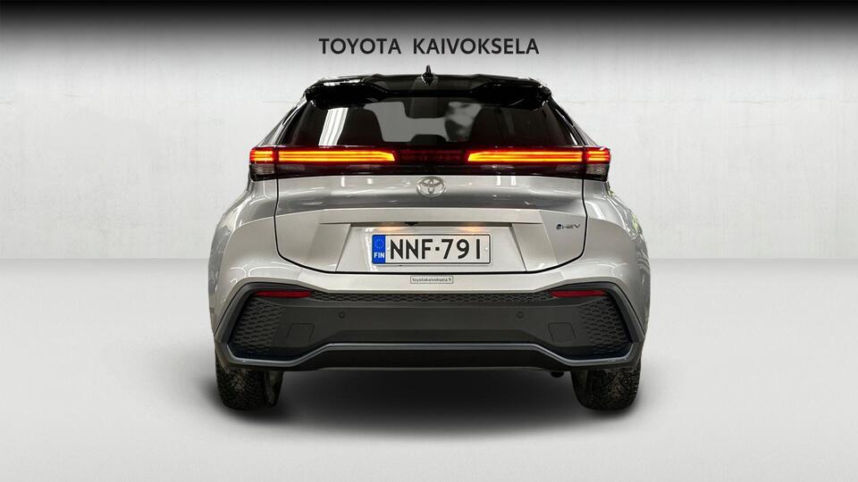 Toyota C-HR vaihtoauto