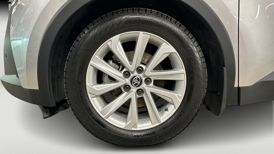 Toyota C-HR vaihtoauto