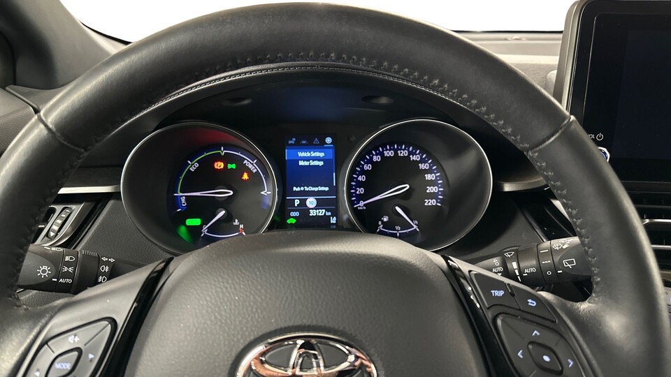 Toyota C-HR vaihtoauto