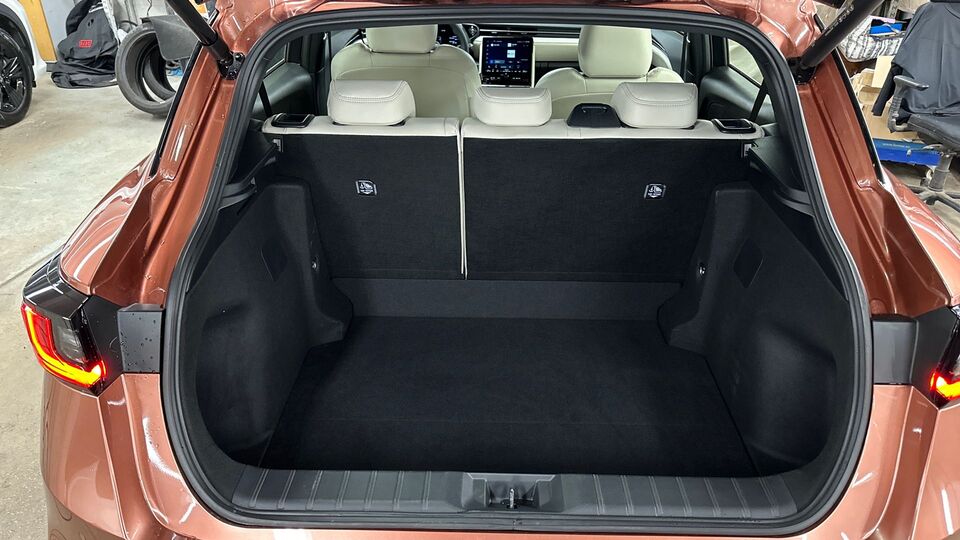 Lexus LBX vaihtoauto