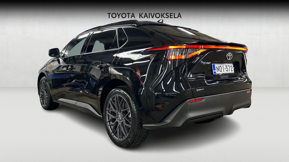 Toyota bZ4X vaihtoauto