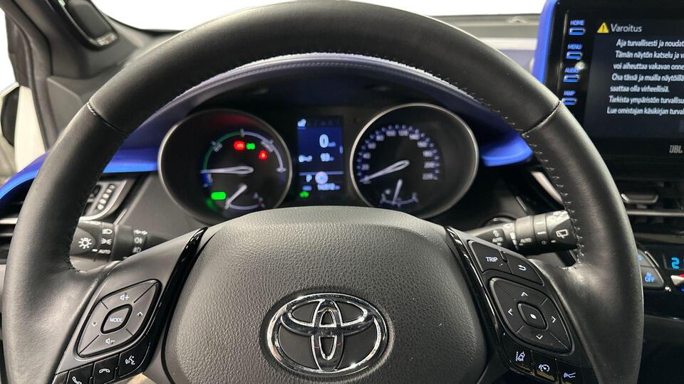 Toyota C-HR vaihtoauto
