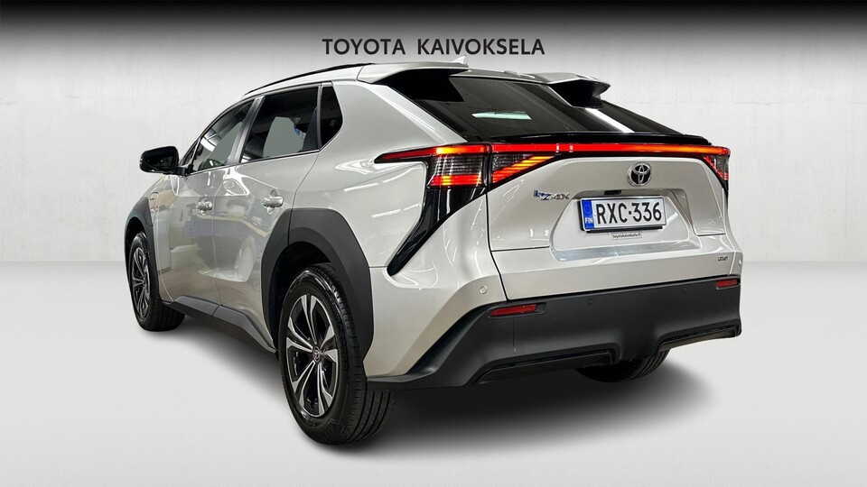 Toyota bZ4X vaihtoauto